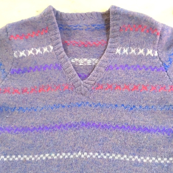 Handmade by me, wool blended short sleeve sweater w/multi color stripe patterns. - Picture 3 of 4